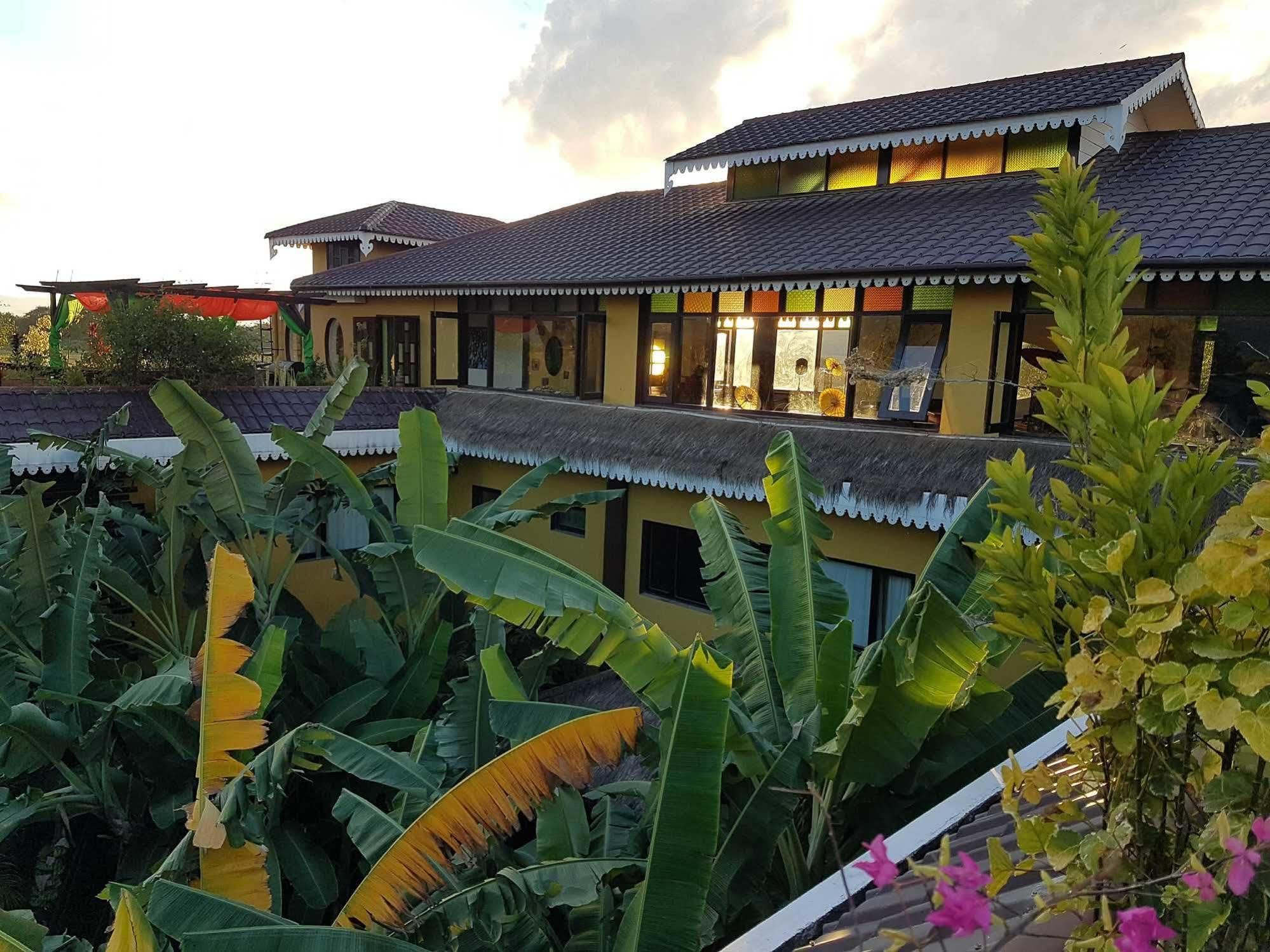 Thanakha Inle Hotel Nyaung Shwe Exterior photo